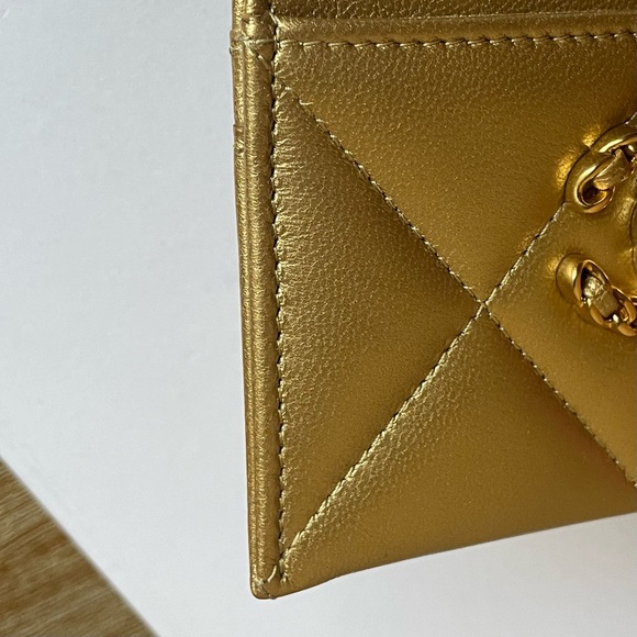 ✨ Authentic EUC Chanel 19 Gold Metallic Lambskin Cardholder  ✨ - Picture 6 of 12